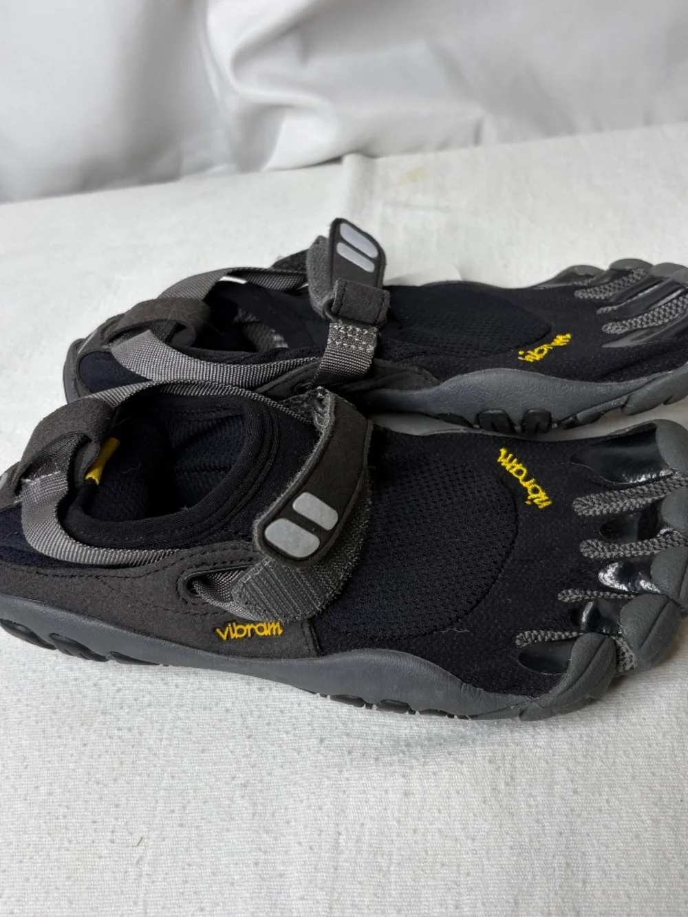 NEW Vibram FiveFingers W4485 TrekSport Minimalist Toe Shoes Womens Size 37 NWT